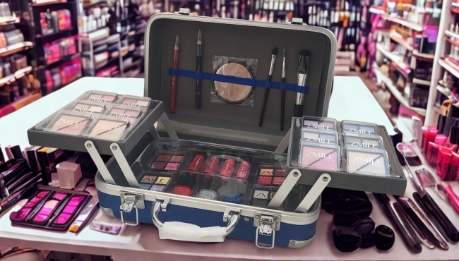 Zmile Cosmetics | Traveller Blue Beauty Bag